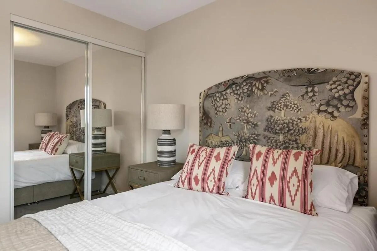 Stylish 2-Bed Penthouse Sleeps 6 Central Location Belfast 0*,  United Kingdom