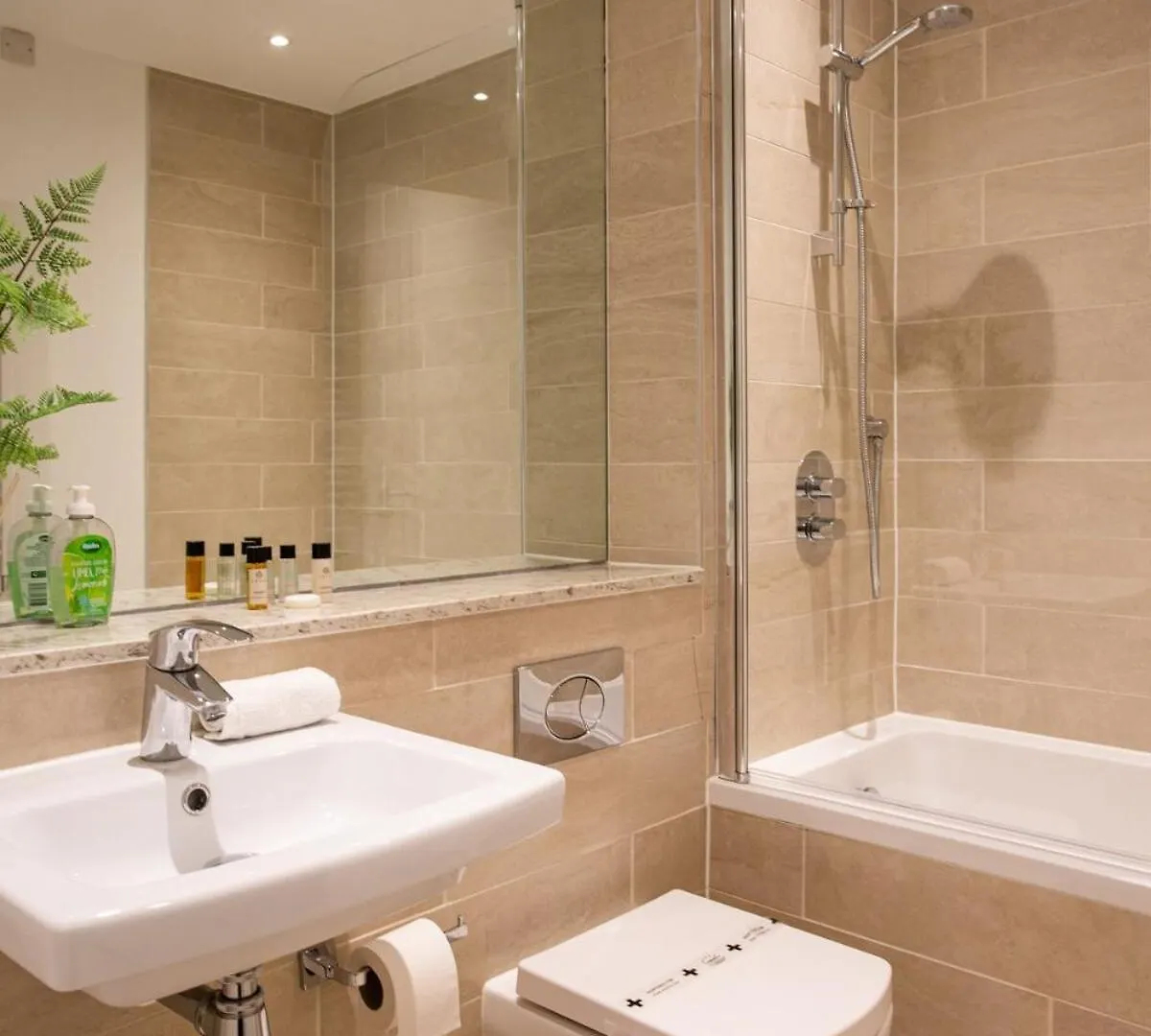 Stylish 2-Bed Penthouse Sleeps 6 Central Location Belfast Apartmán